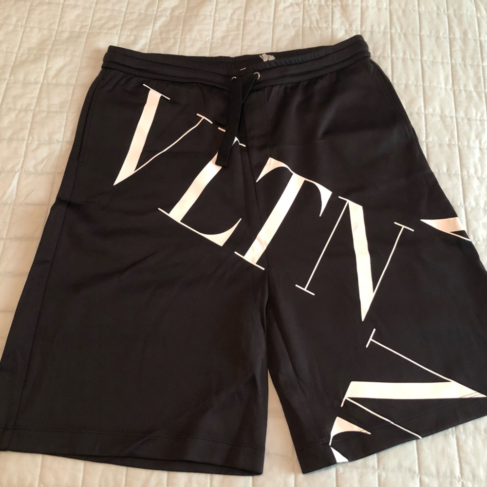 Valentino Bermuda